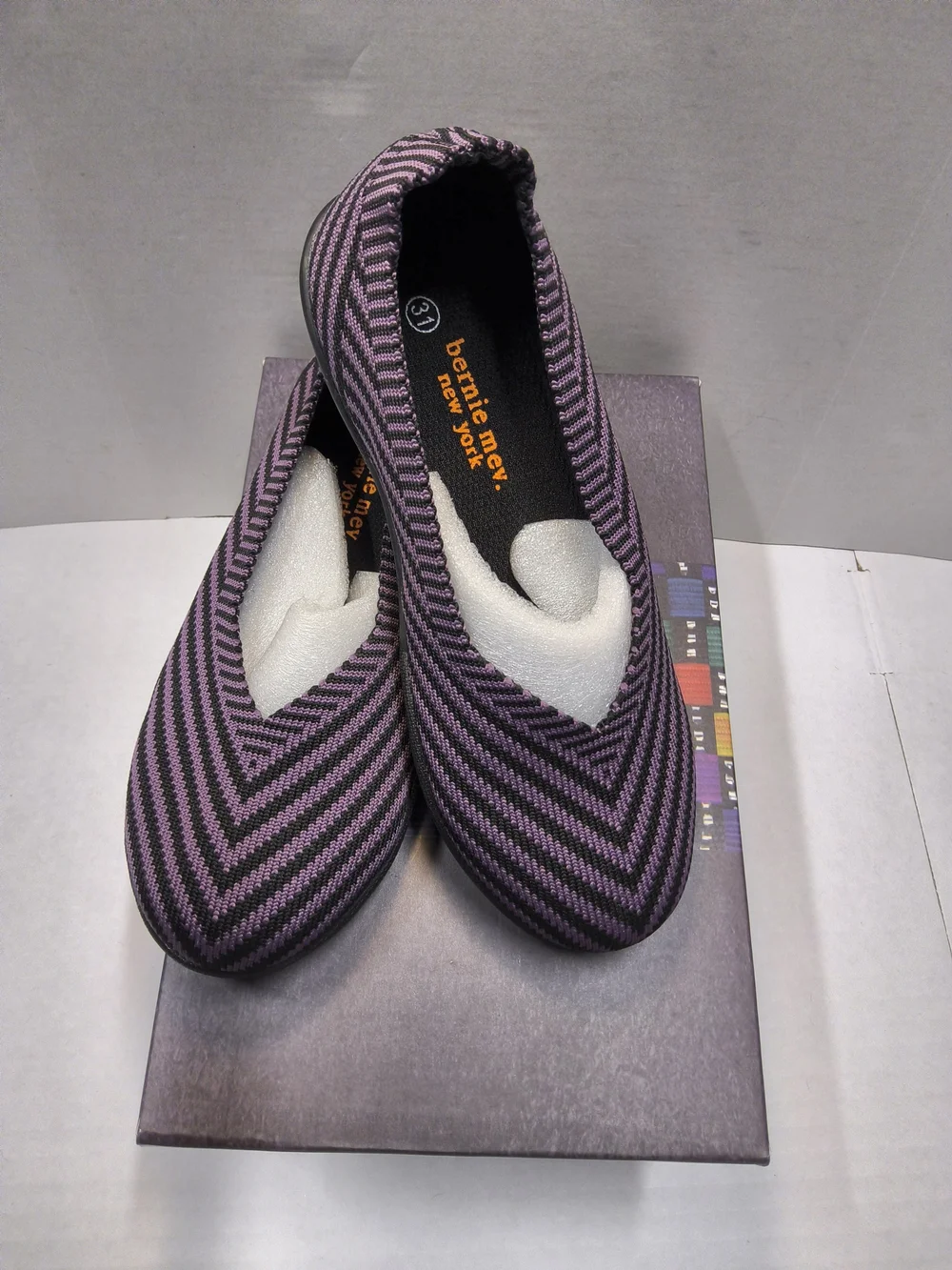 New In Box bernie mev. Girls Purple and Black Chevron Slip-On Flats Size 31